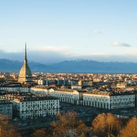 Milano e Torino. Dove comprano casa le giovani famiglie?