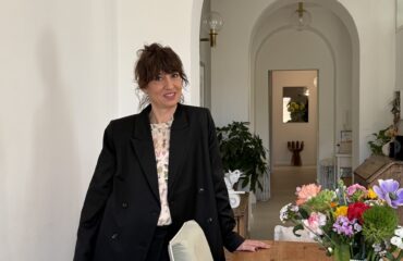 Le case difficili non si vendono con più visite. Si vendono con le persone giuste.